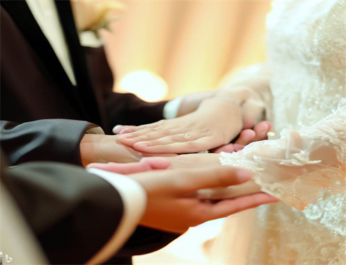 新人结婚邀请函模板